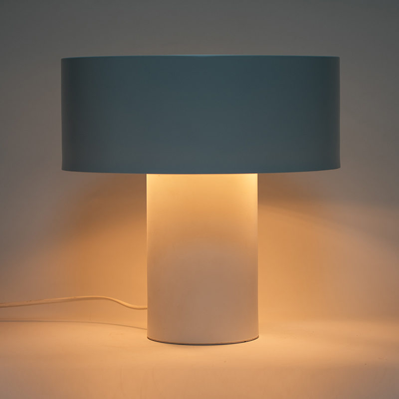 Dekorativní stolní lampa pro atmosféru