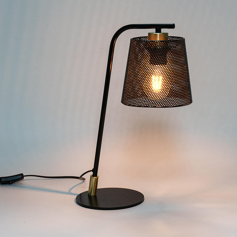 Nordic Metal Copaked Iron stolní lampa