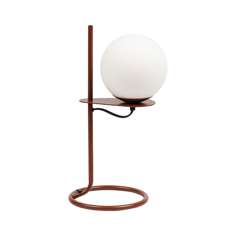 Jednoduchá stolní lampa na skleněnou kouli