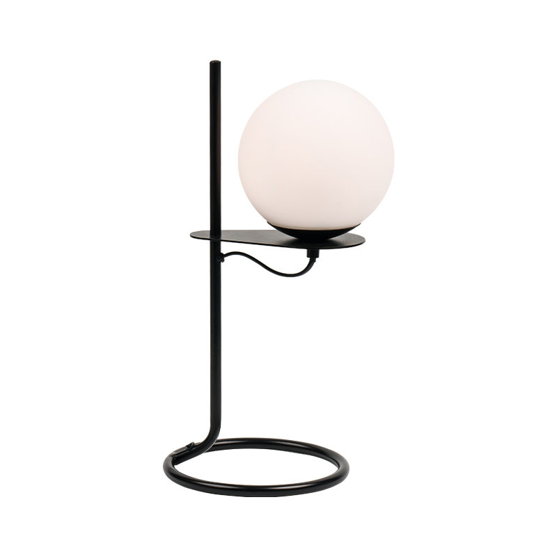 Jednoduchá stolní lampa na skleněnou kouli