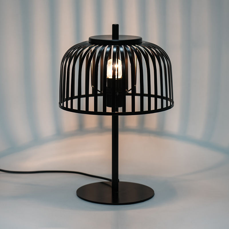 Nordic Iron Dekorativní stolní lampa