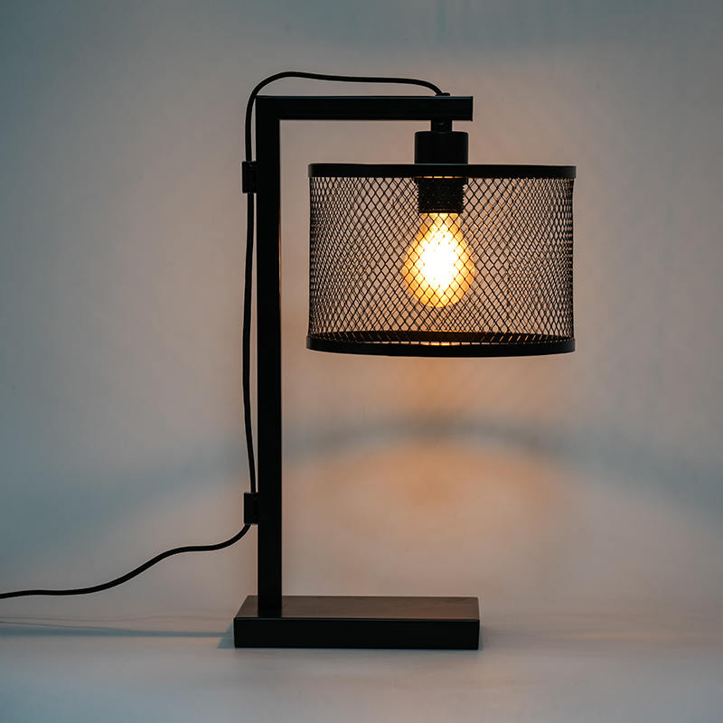 Kované železné dekorativní stolní lampa