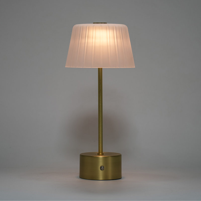 Zlatý kužel LED dobíjecí stolní lampa