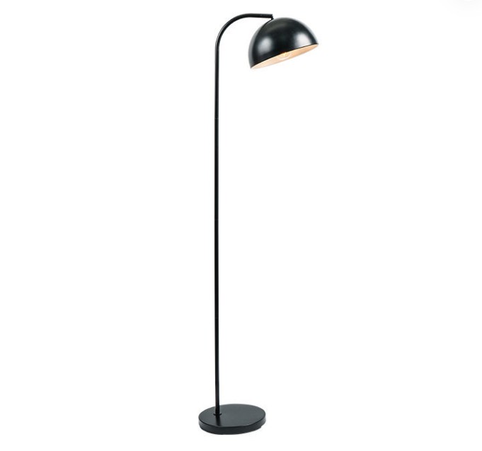 Je tato černá kovová stopová lampa bezpečná a spolehlivá během používání?
