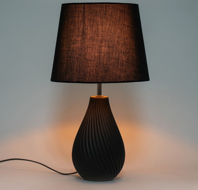 Kompletní průvodce nákupem: Jak najít perfektní stolní lampu